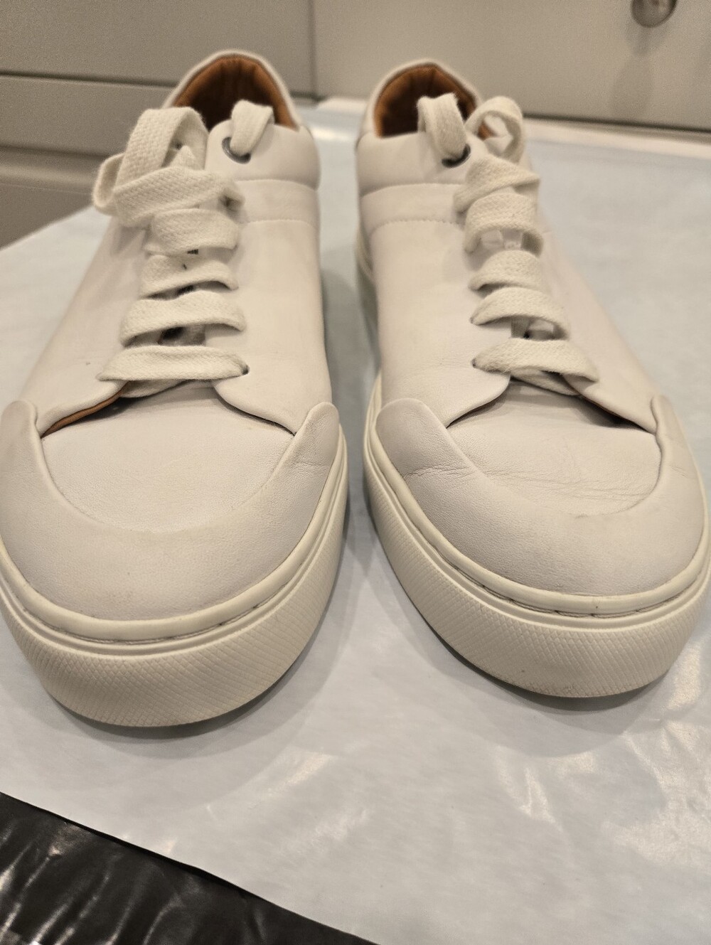 Ariat Women's Off-White Leather Low-Top Sneakers 0144